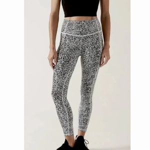 ATHLETA ULTIMATE STASH POCKET TEXTURED 7/8 TIGHTS xs